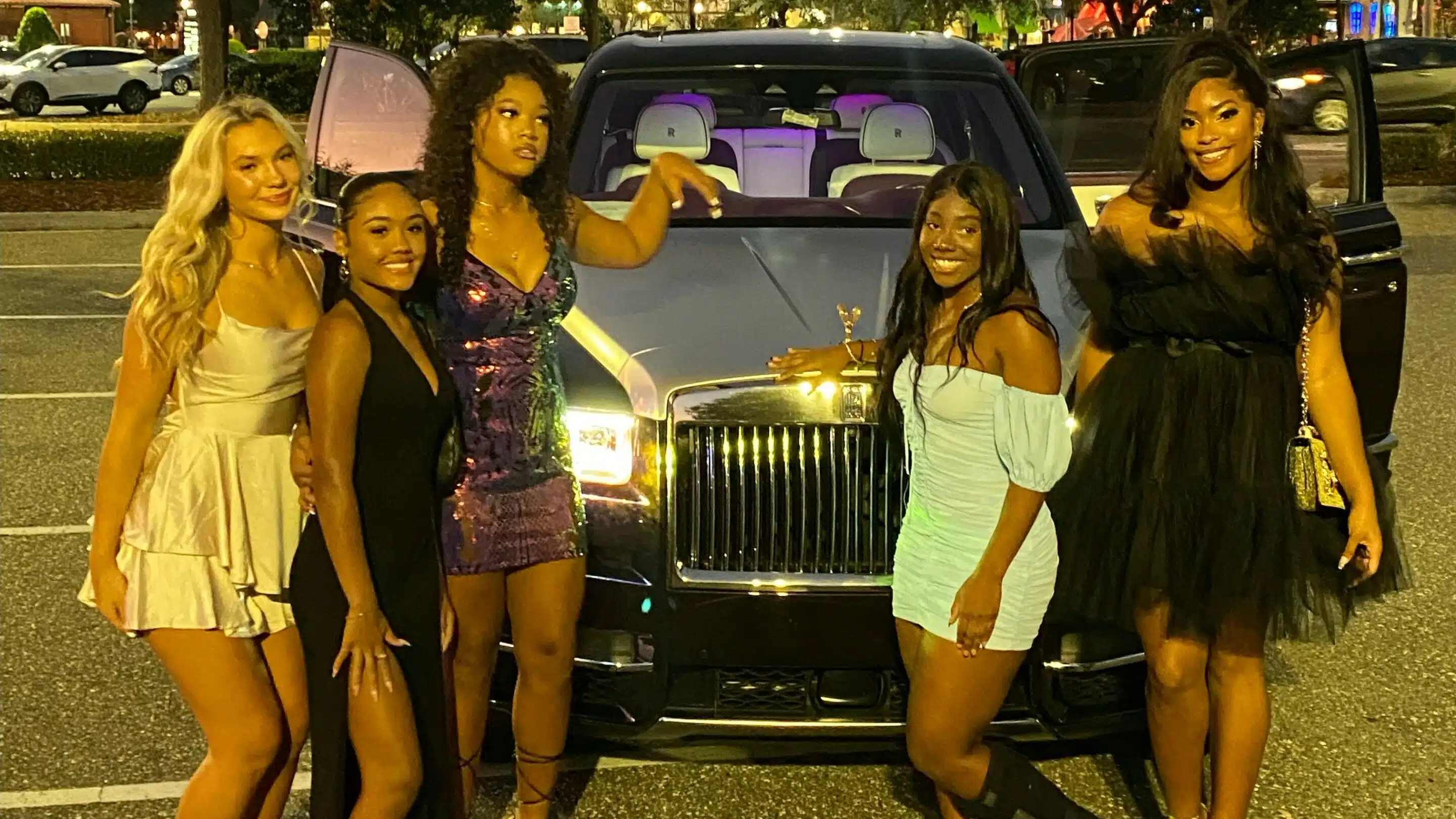 Prom limousine and party bus service in Los Angeles